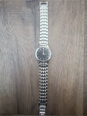 Vintage Seiko Silver and Gold two tone Men's Watch with Black Dial